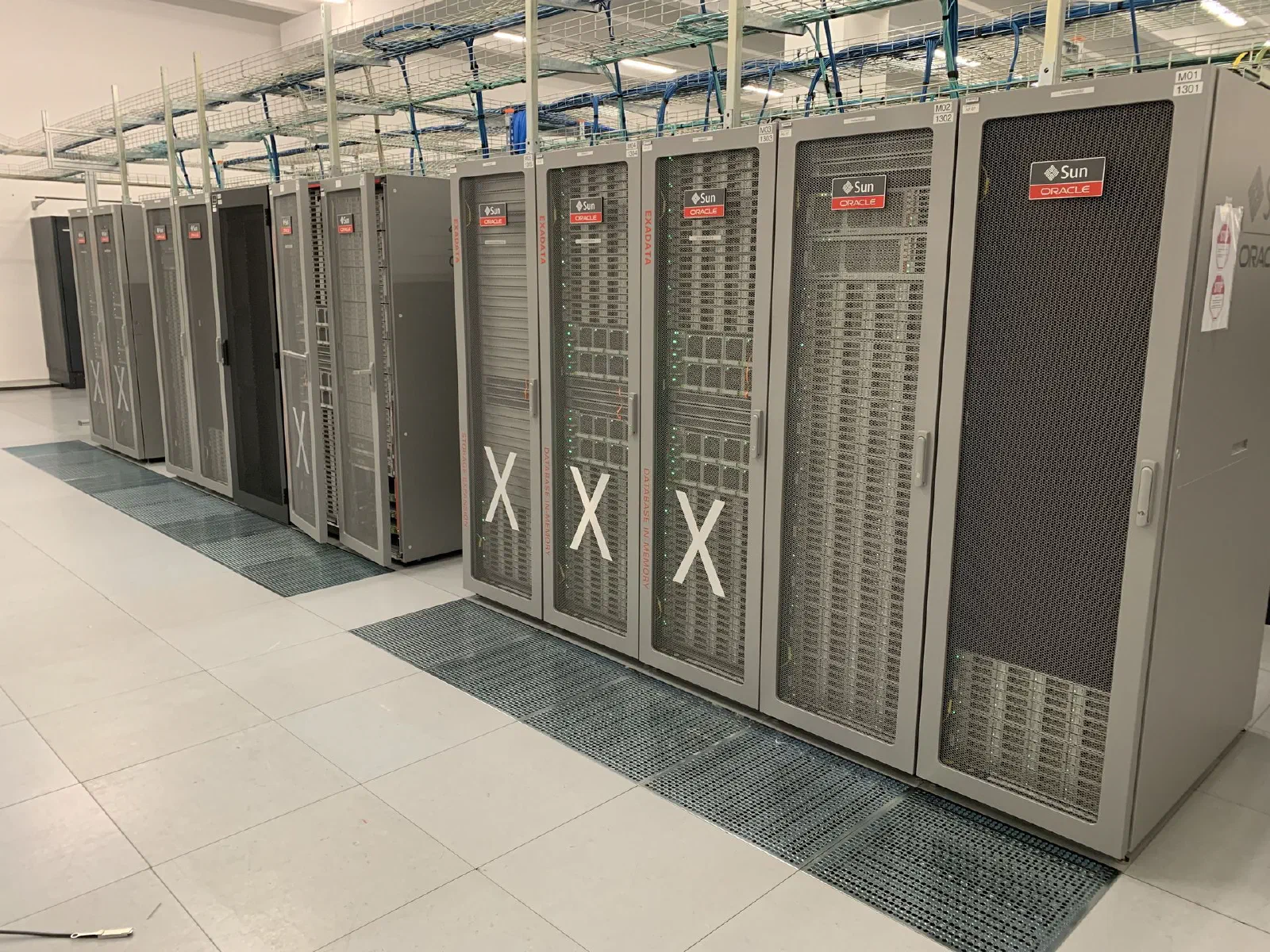 Enterprise-Server-Racks im Rechenzentrum